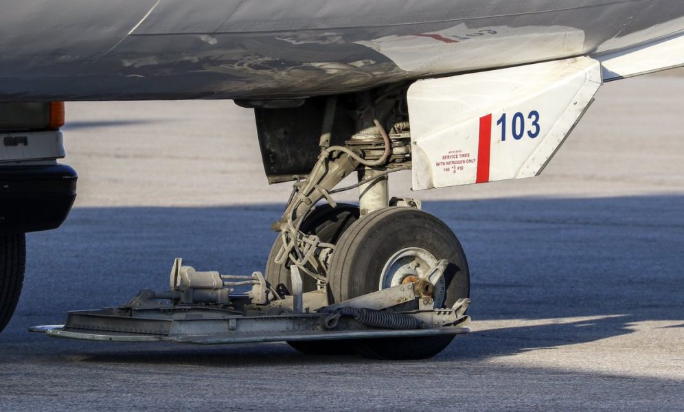 What is a plane gravel kit and are they still used for ops? • 100 KNOTS